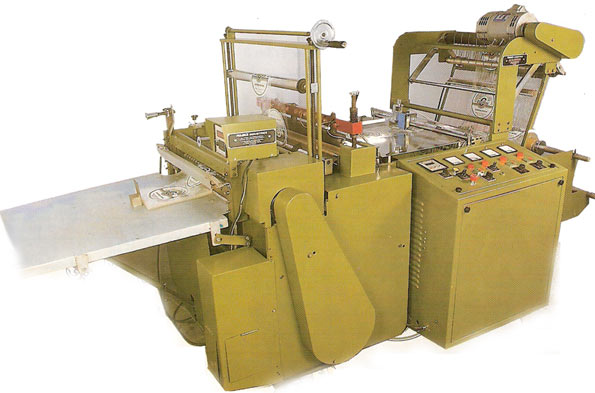 Automatic Bottom Cutting and Sealing Machine