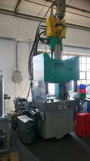 Arburg allrounder vertical injection molding machine