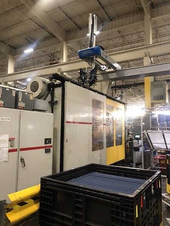 Cincinnati 2000 Ton Injection Molding Machine-1