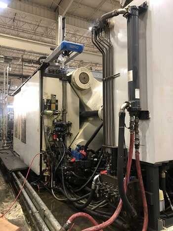 Cincinnati 2000 Ton Injection Molding Machine-3